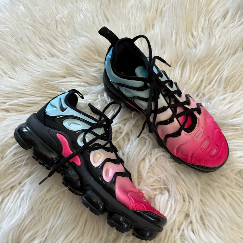 Nike Women's Shoes Nike Air Vapormax Plus pink black ladies 8